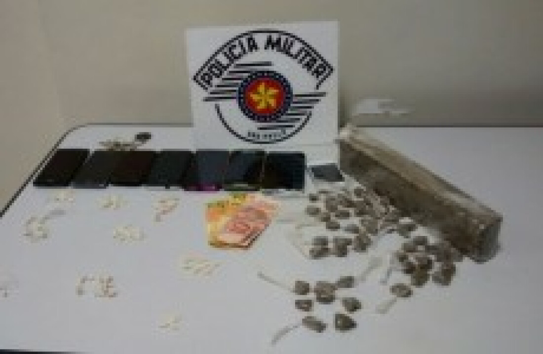 Refinaria de drogas é achada em Ferraz