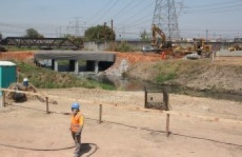 Ponte provisória na avenida das orquídeas: