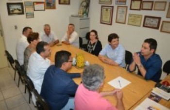 Apae e Santa Casa recebem investimentos de deputados