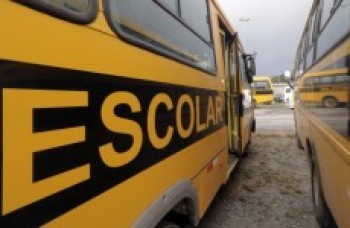 Prefeitura inicia entrega de material para alunos da rede