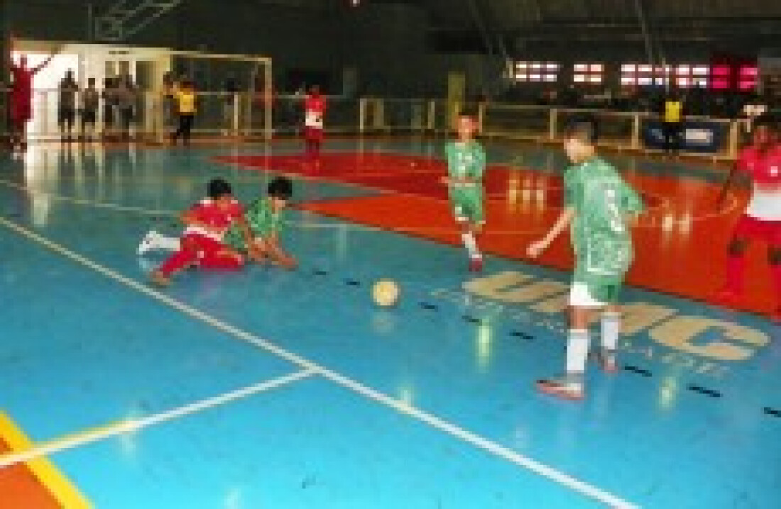 Copa Kids de Futsal tem início com chuva de gols
