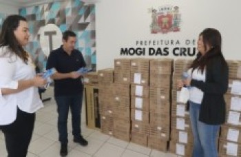 Cidade recebe doação de óculos, máscaras e capas