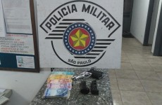 Dupla é detida com pistola em Jundiapeba