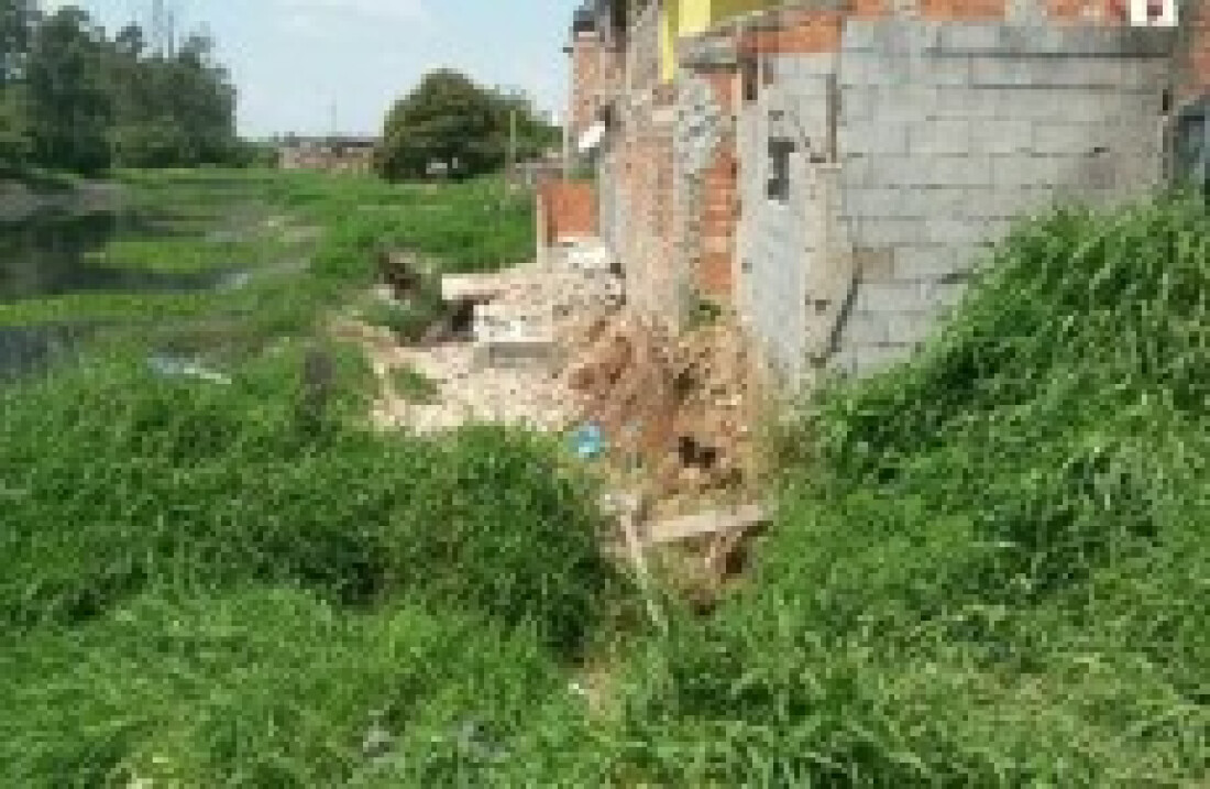 Prefeitura interdita 56 casas após quatro desabamentos