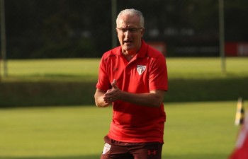 Dorival exalta nova postura da equipe