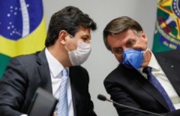 Bolsonaro demite Mandetta da Saúde e escolhe Nelson Teich