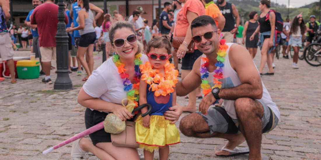 Carnaval tem matinês infantis e cortejo de blocos
