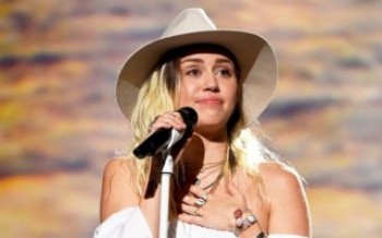 Miley Cyrus lança mais um álbum