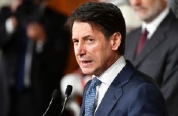 Itália inicia reabertura parcial do comércio