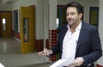 Secretaria de Educação implanta 'Escola Bilíngue'