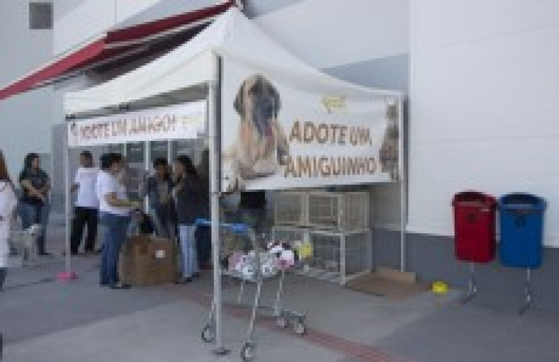 Itaquá Garden Shopping faz feira para adoção de animais