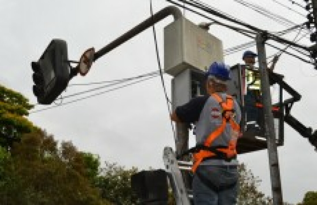 Prefeitura de Arujá inicia melhoria nos semáforos