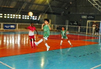 Copa Kids realiza rodada de jogos em dois ginásios