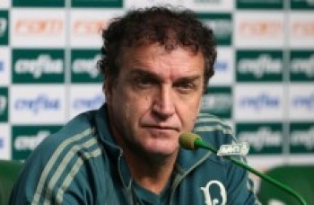 Palmeiras recebe o Santos na disputa pelo topo da tabela