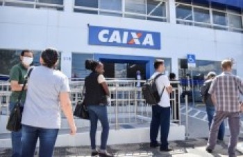 Dúvidas sobre aplicativo geram filas na Caixa