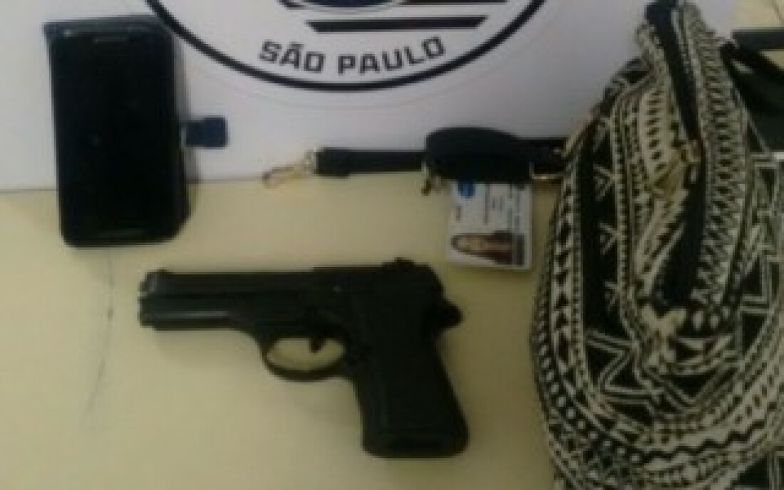 Homem é preso com arma falsa em Mogi