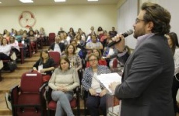 Comunicação alternativa é debatida em encontro