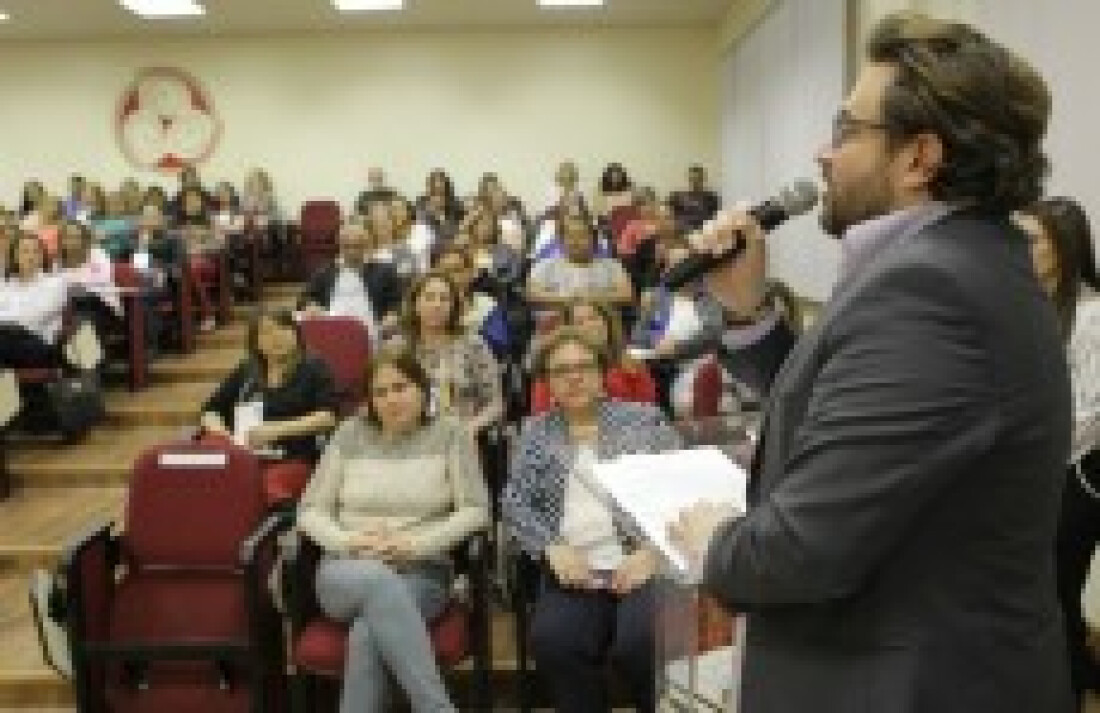 Comunicação alternativa é debatida em encontro