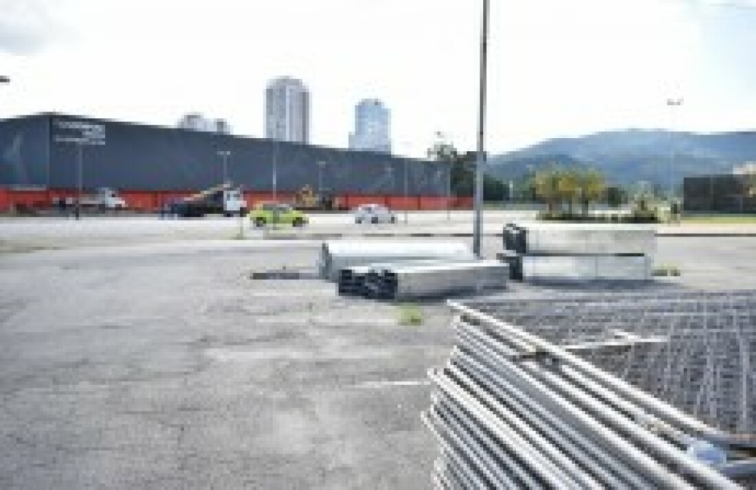 Hospital de Campanha começa a ser implantado na Av. Cívica