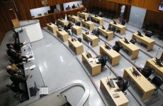 Estudantes debatem o tema democracia com Legislativo
