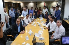 Prefeitos levam demandas da região para vice-governador