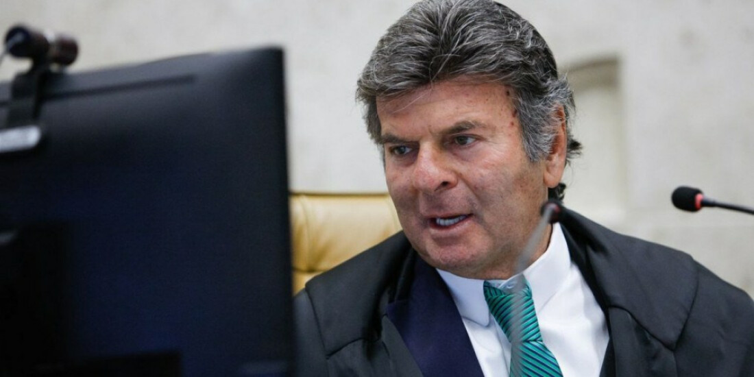 Fux envia para Justiça do DF pedido para investigar Bolsonaro