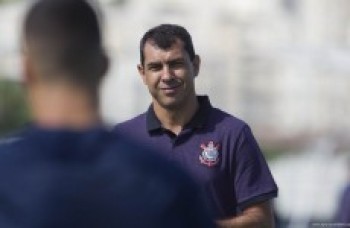 Corinthians enfrenta Coritiba hoje para sustentar folga na liderança