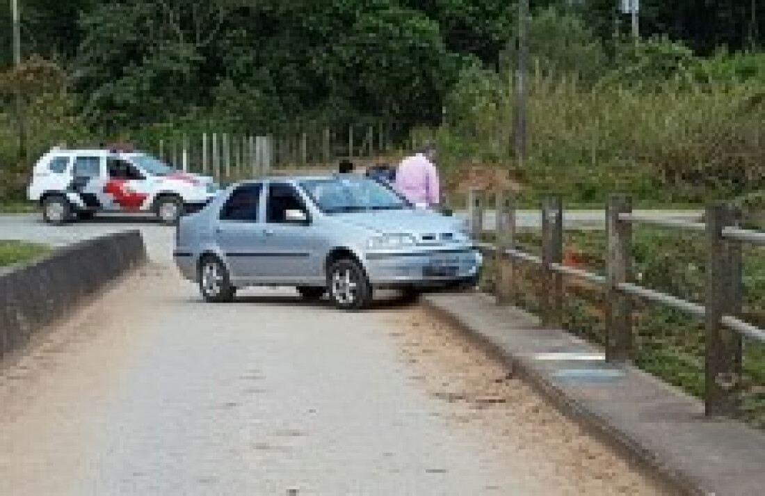 Acusado foge da PM, cai em rio e morre