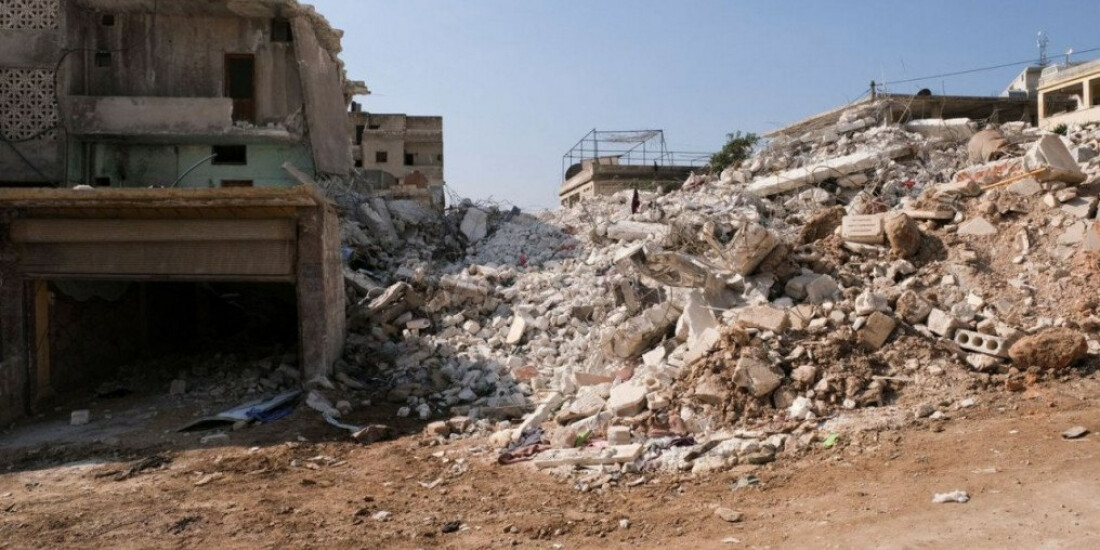 Turquia visa reconstrução pós-terremoto; sírios buscam mais ajuda