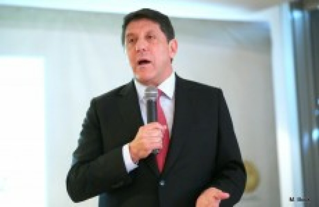 David Uip testa positivo e governador faz exame