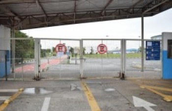 portões fechados no parque max feffer