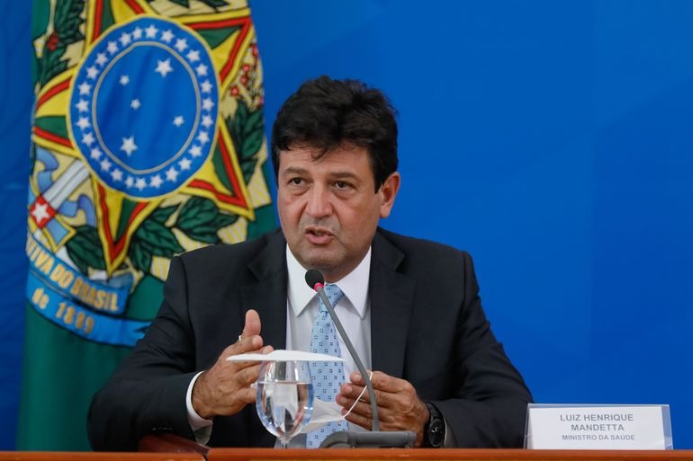 Saúde diz que há transmissão comunitária em todo o país