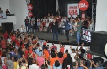 Lula visita Ferraz para se defender