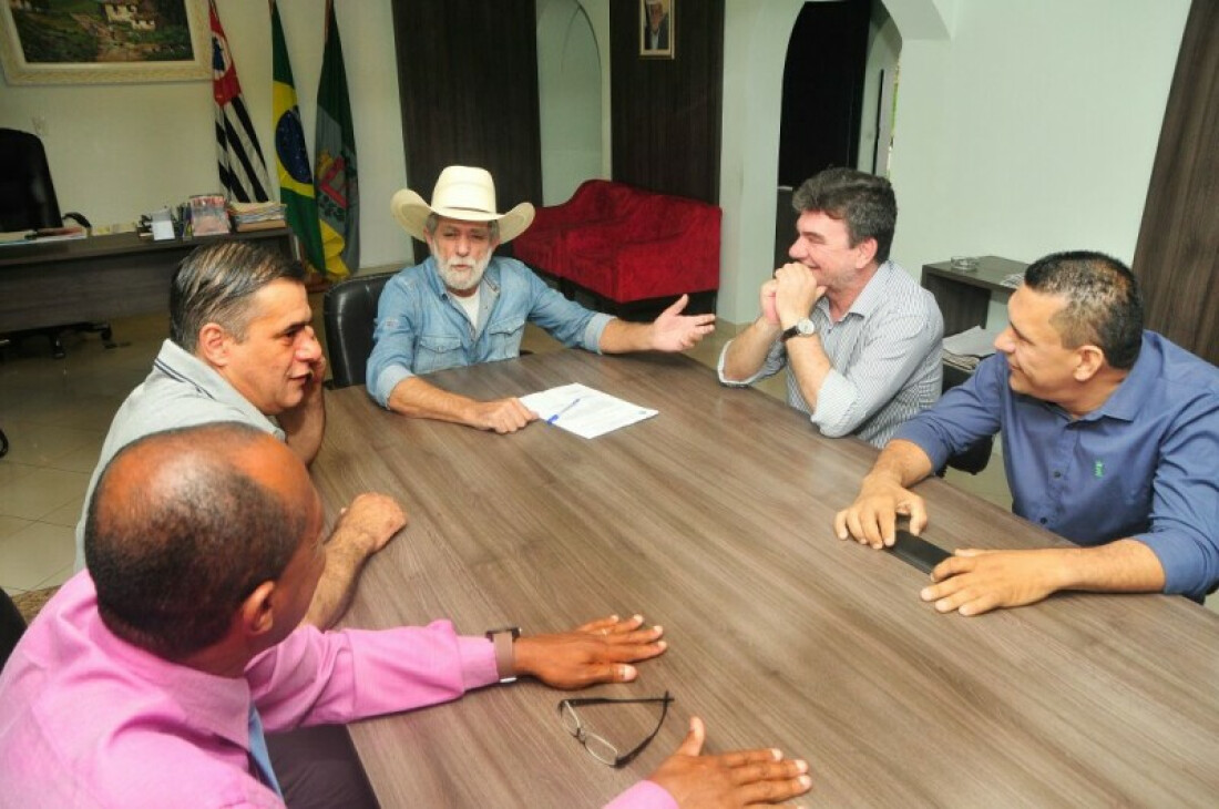 Ferraz recebe emenda de R$ 1,4 milhão para fisioterapia