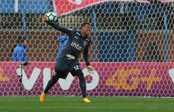 Sidão espera seguir titular do São Paulo
