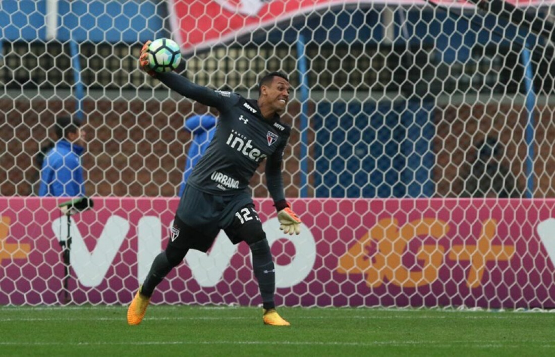 Sidão espera seguir titular do São Paulo