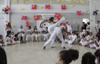 Roda de Capoeira reúne 50 mulheres no domingo