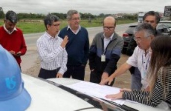 Mamoru acompanha obras de tratamento de esgoto