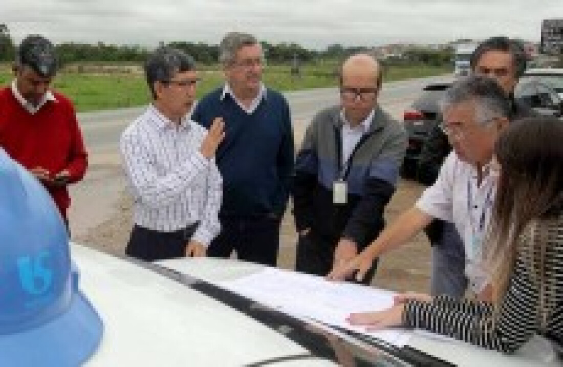 Mamoru acompanha obras de tratamento de esgoto