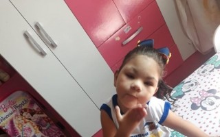 Dona de casa faz vaquinha para filha