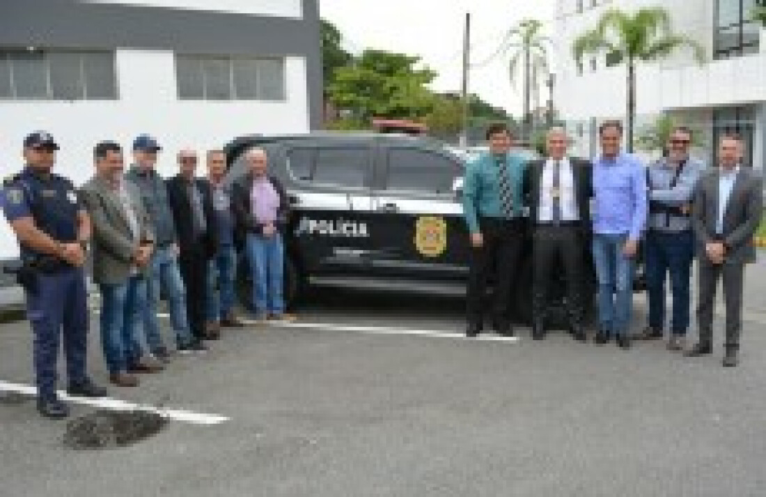 Polícia Civil de Poá recebe duas viaturas do Estado