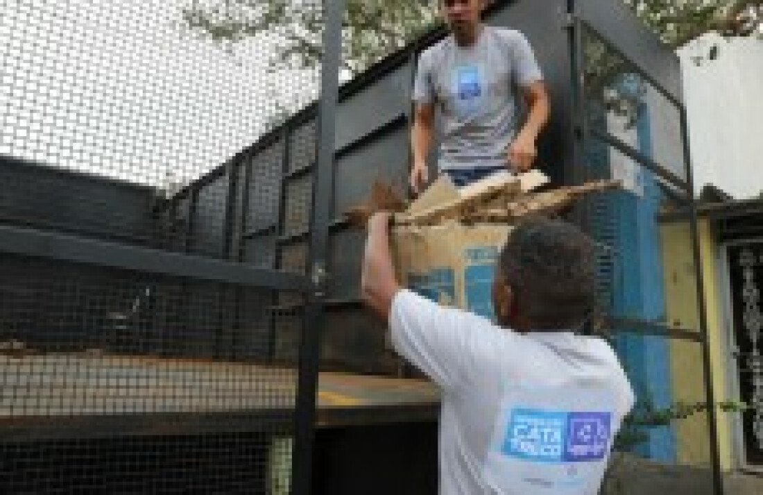 Trabalhadores protestam contra falta de cestas básicas em Poá