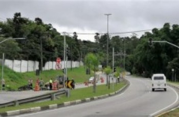 Semáforos são colocados no início da Mogi-Bertioga