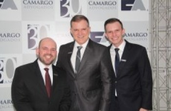 Camargo Advogados celebra 30 anos com festa em Arujá
