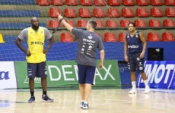 Mogi faz dois jogos-treinos contra Pinheiros e Caxias