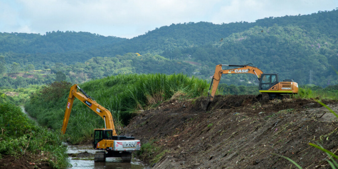 Mais de 20 toneladas de lixo são retirados de rios e córregos