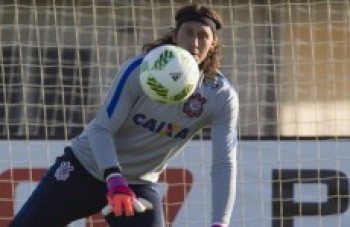Cássio admite pressão e nega que time jogará pelo empate