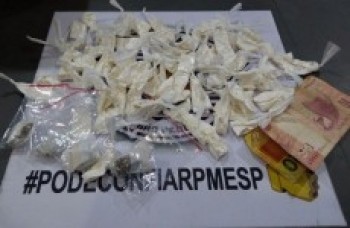 PM de Itaquá apreende drogas com adolescente