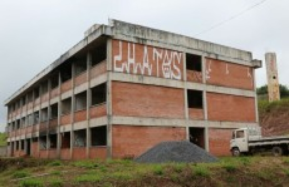 Prefeituras justificam obras inacabadas citadas pelo TCE