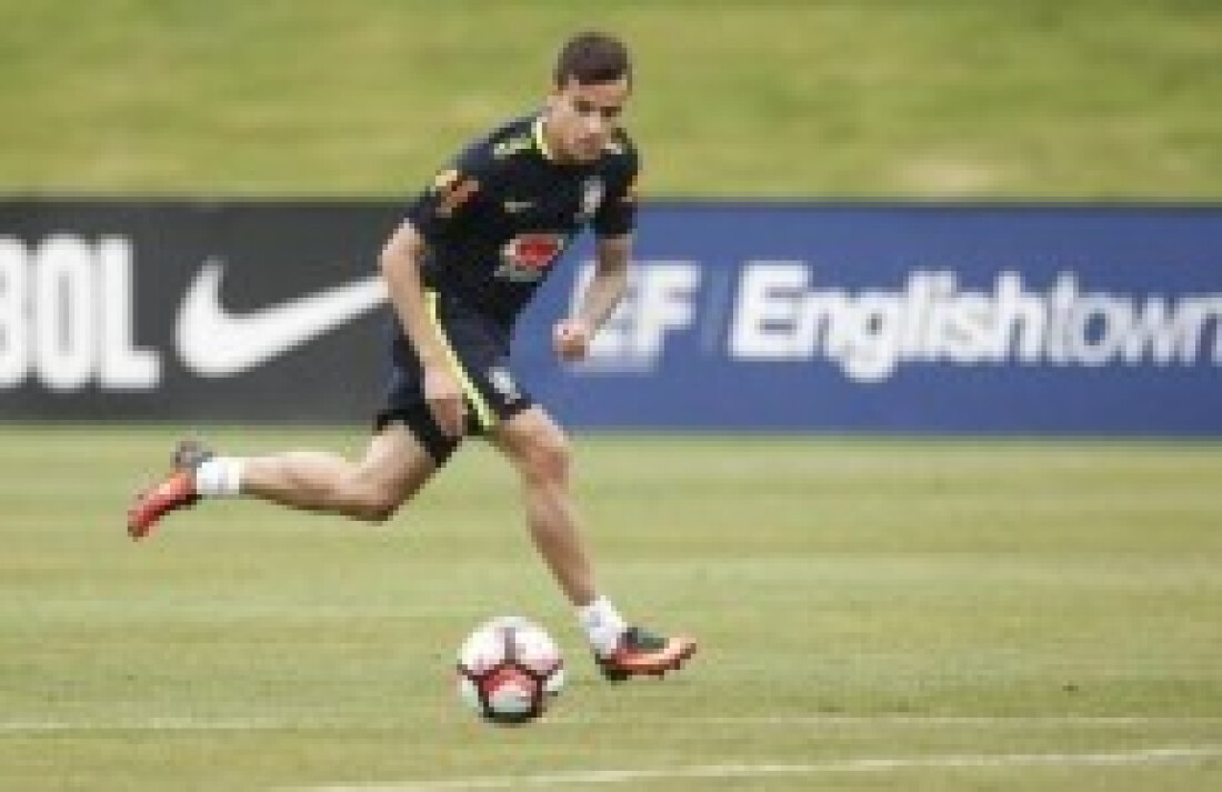 Coutinho é cortado do próximo amistoso por lesão